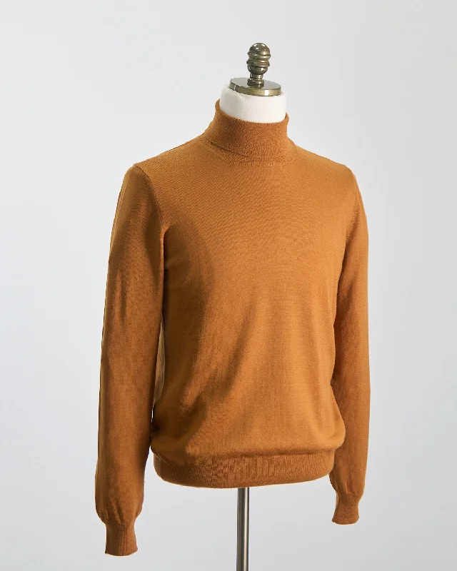 Lightweight Wool Turtleneck